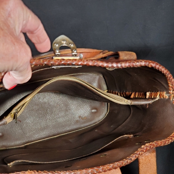 Hand Tooled Bucket Purse - Picture 5 of 13